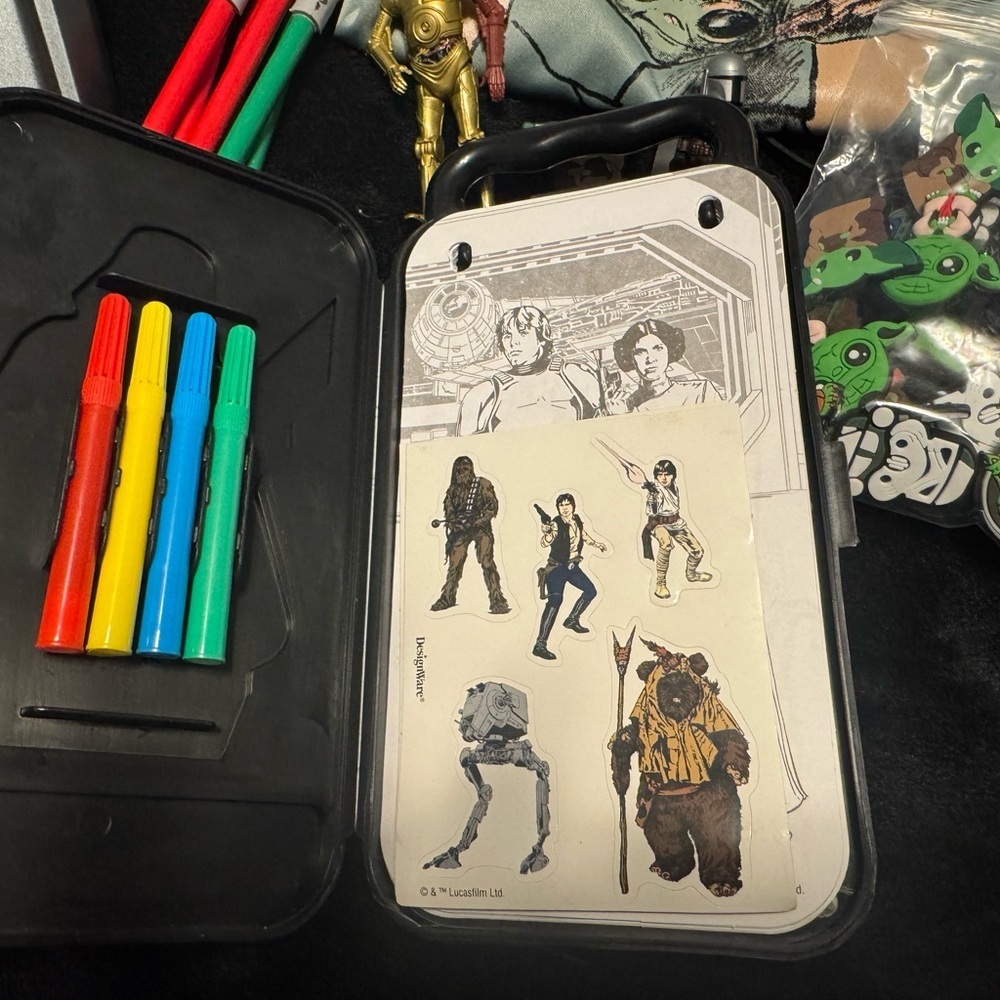 Star Wars Themed Collection with Accessories - Picture 5 of 11